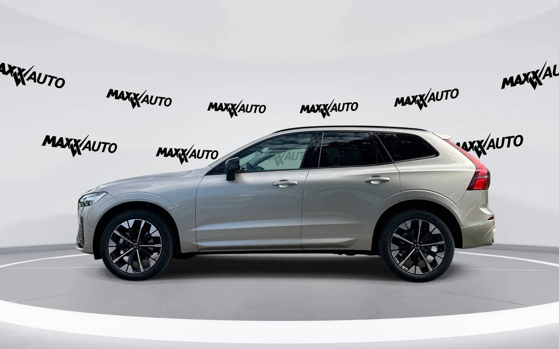 Notranja slika - Volvo XC60 - B5 P AWD Plus Dark Avt. - 8