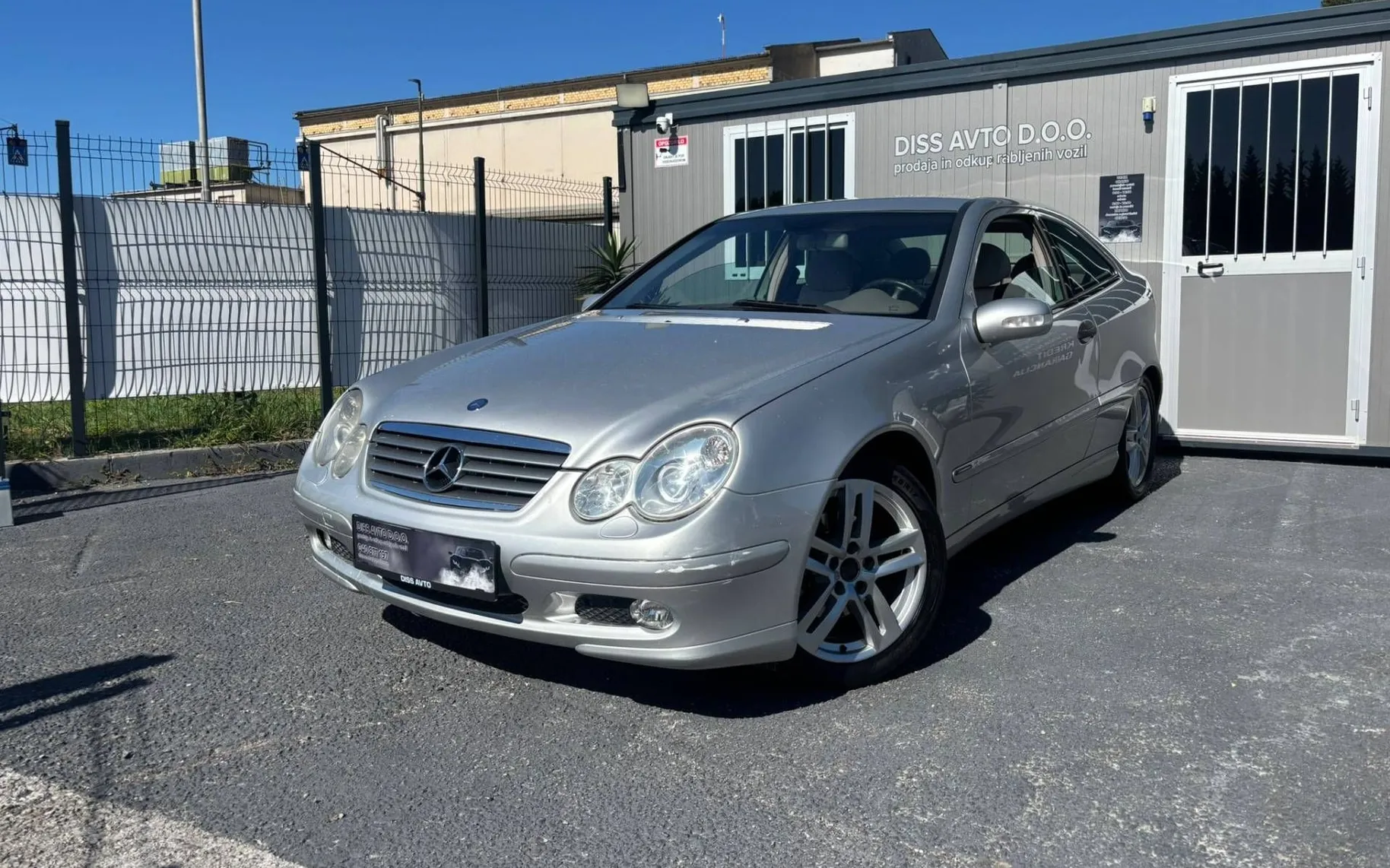 Zunanja slika - Mercedes-Benz C-Razred - C 200 OBROK 84X-42EUR NA KREDIT BREZ POLOGA - 3