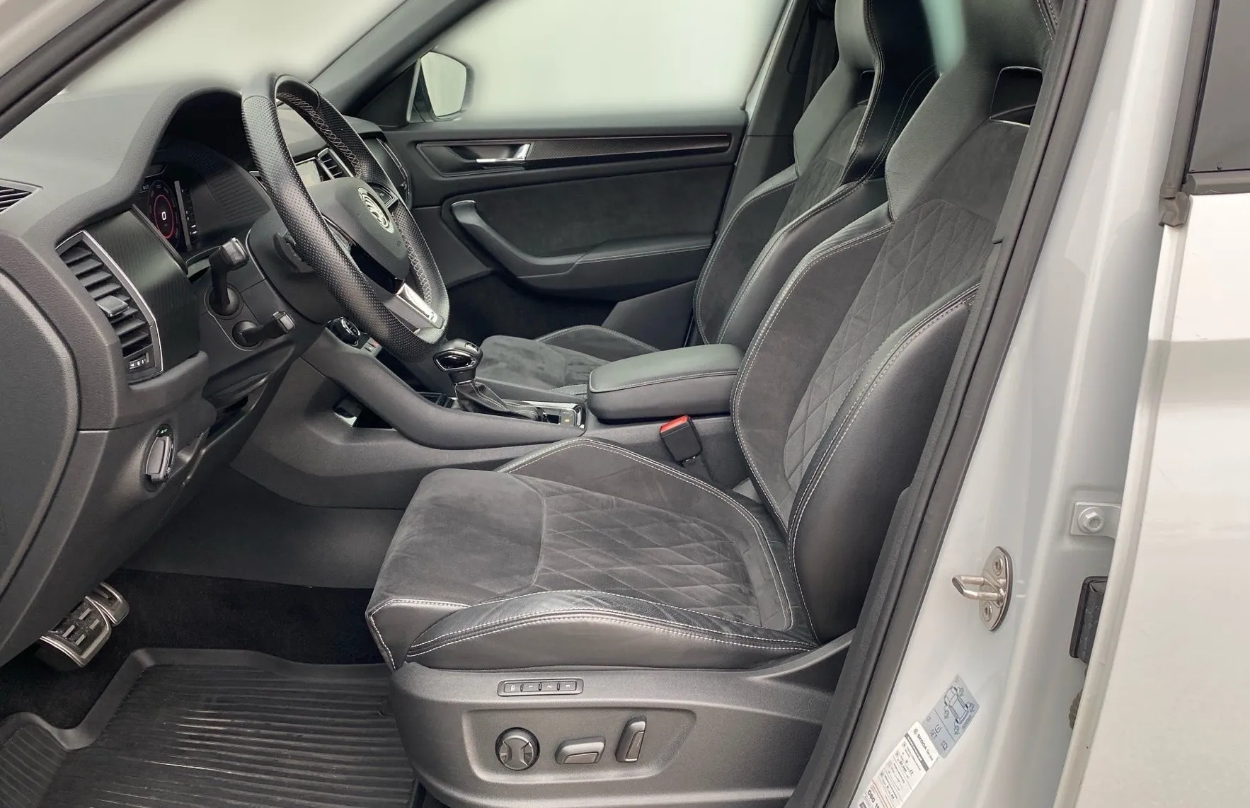 Zunanja slika - Škoda Kodiaq - Sportline 2.0 TDI 110kW 4X4 DSG - 7