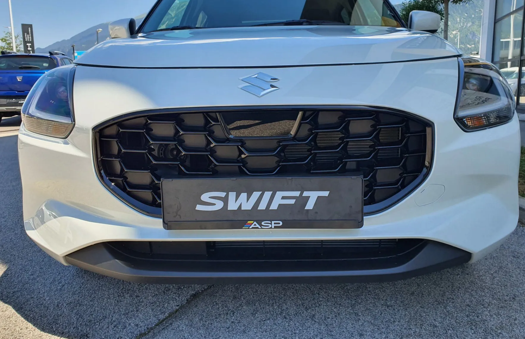 Zunanja slika - Suzuki Swift - 1.2 Dualjet AllGrip Hibrid Premium - 2