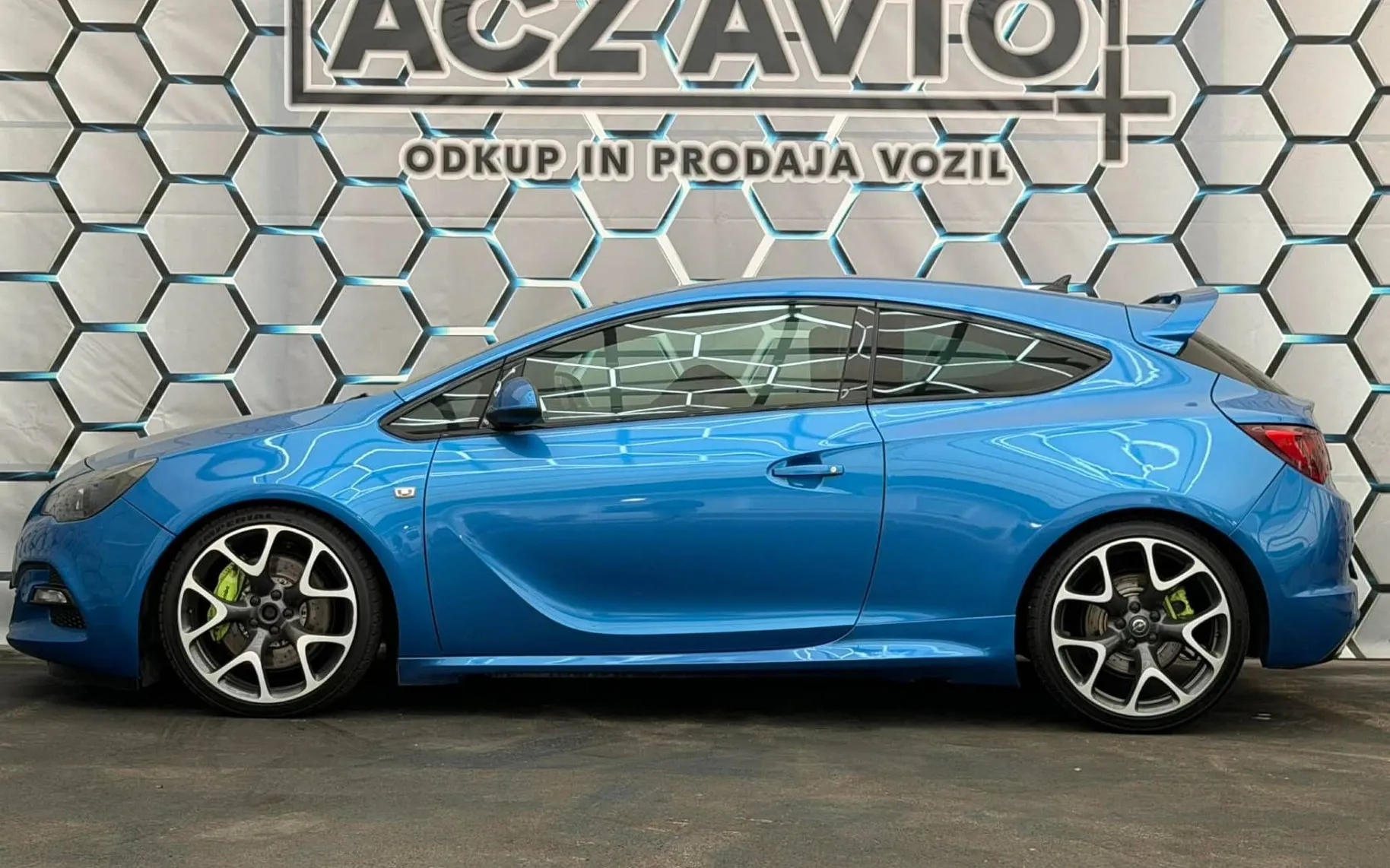 Notranja slika - Opel Astra - 2.0 TURBO•OPC•GTC•LED•RECARO•INFINITY•PDC•ODLIČE - 7