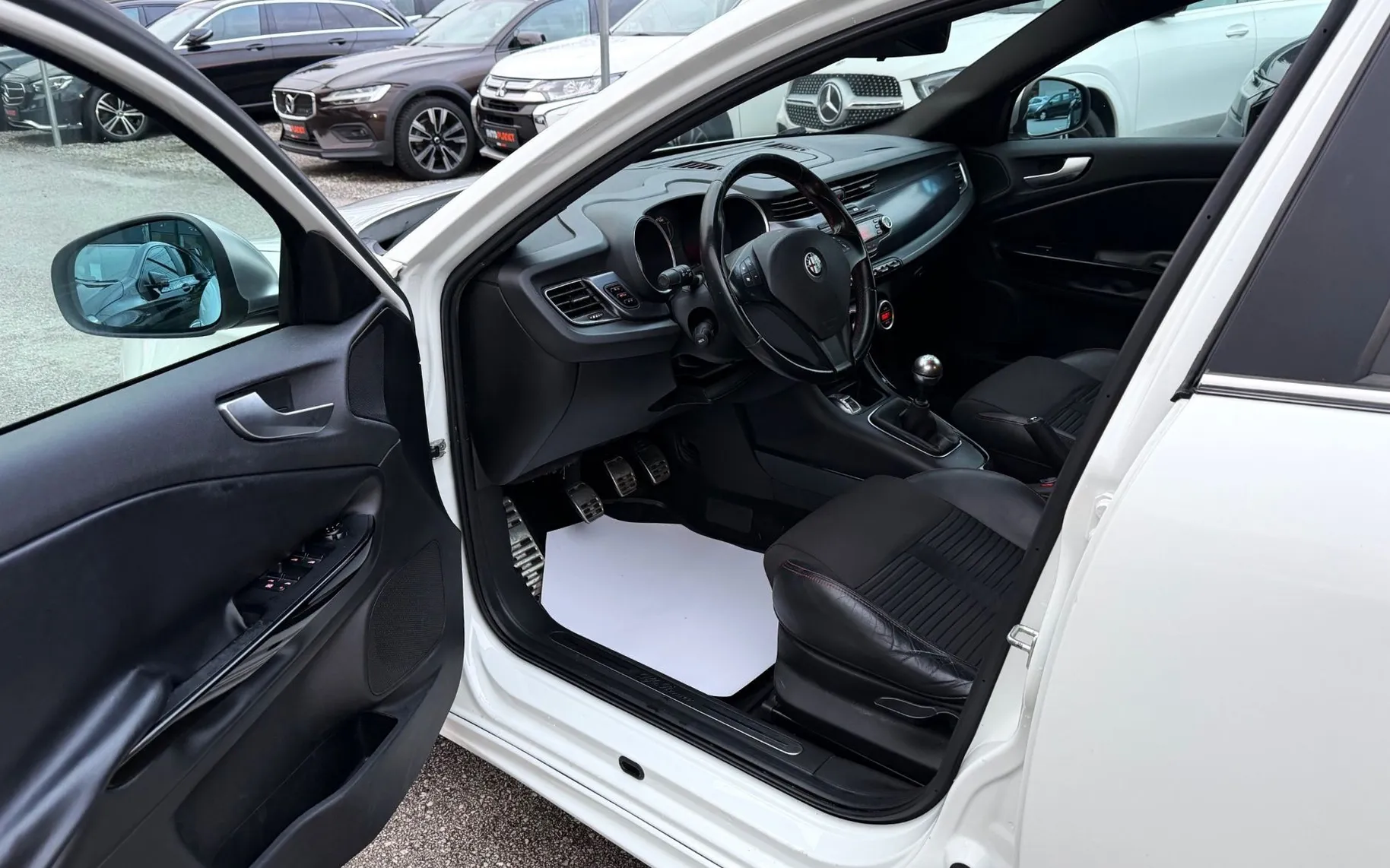 Zunanja slika - Alfa Romeo Giulietta - 1.4 TB 16v Distinctive Sport 3 SLO.VOZILO LED A17 - 17