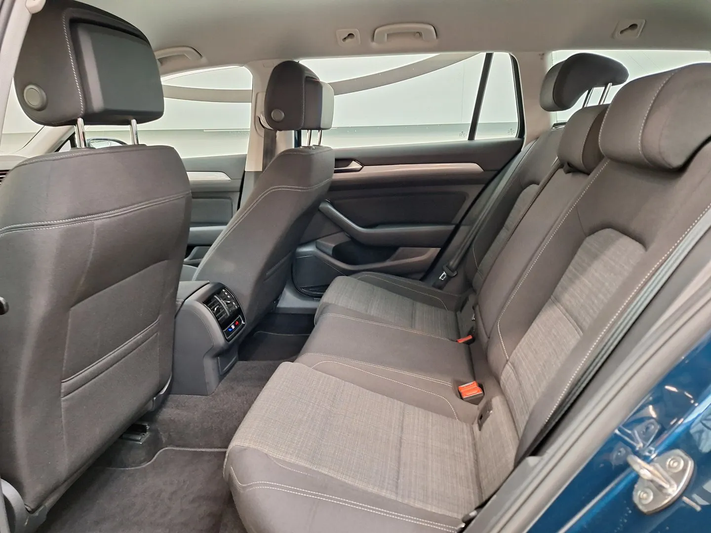Zunanja slika - VW Passat - Variant Business 2.0 TDI DSG - 6
