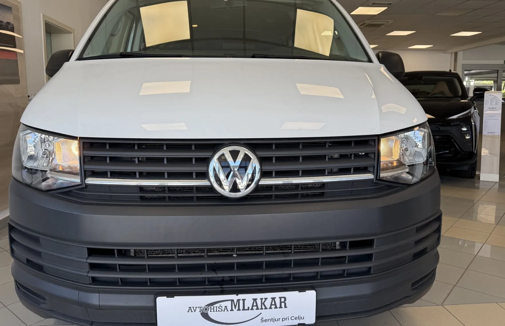 Zunanja slika - VW Transporter - T6 Kombi  7+1  2.0 TDI DSG - 2