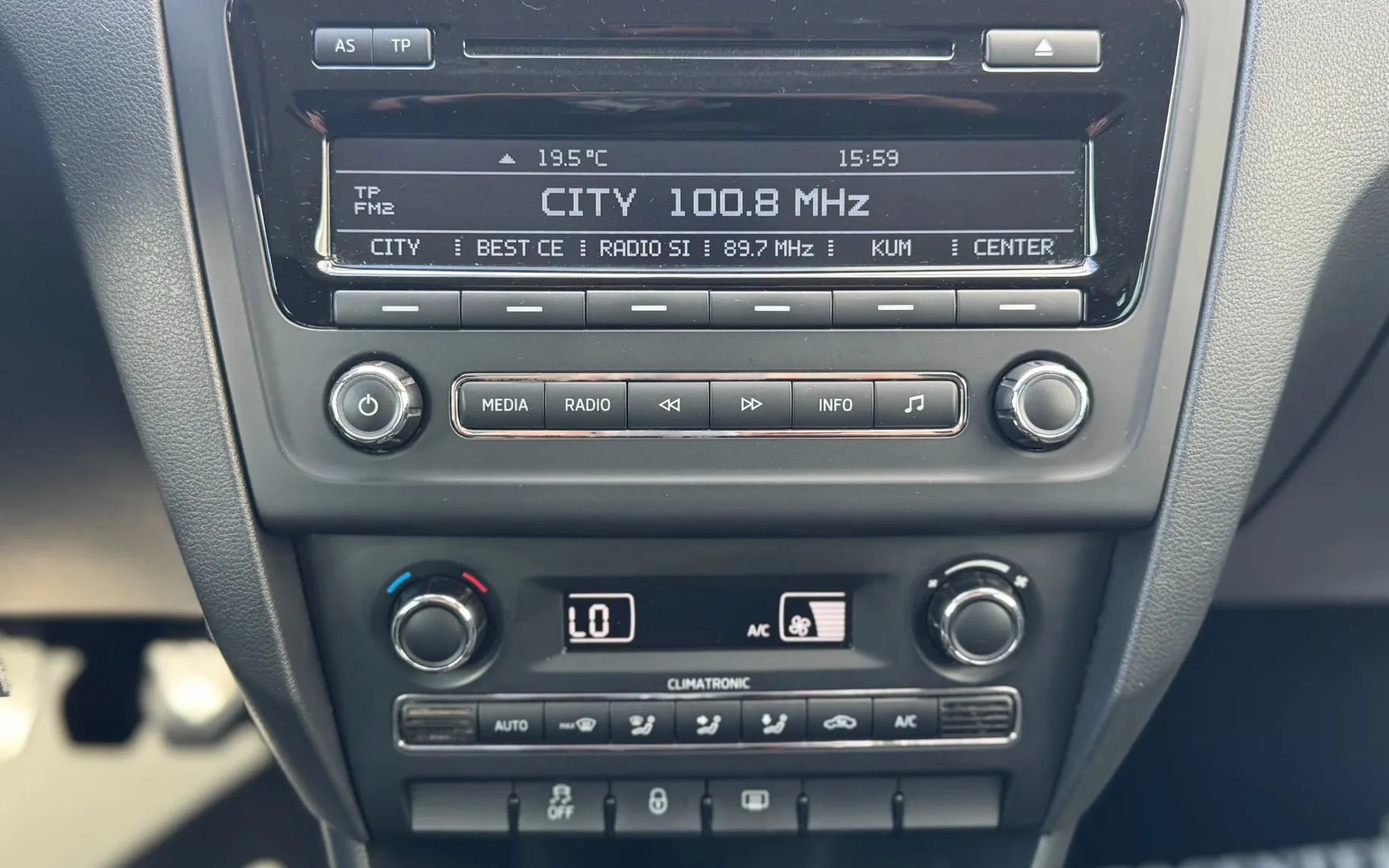 Zunanja slika - Škoda Rapid - 1,2 TSI Active - 11