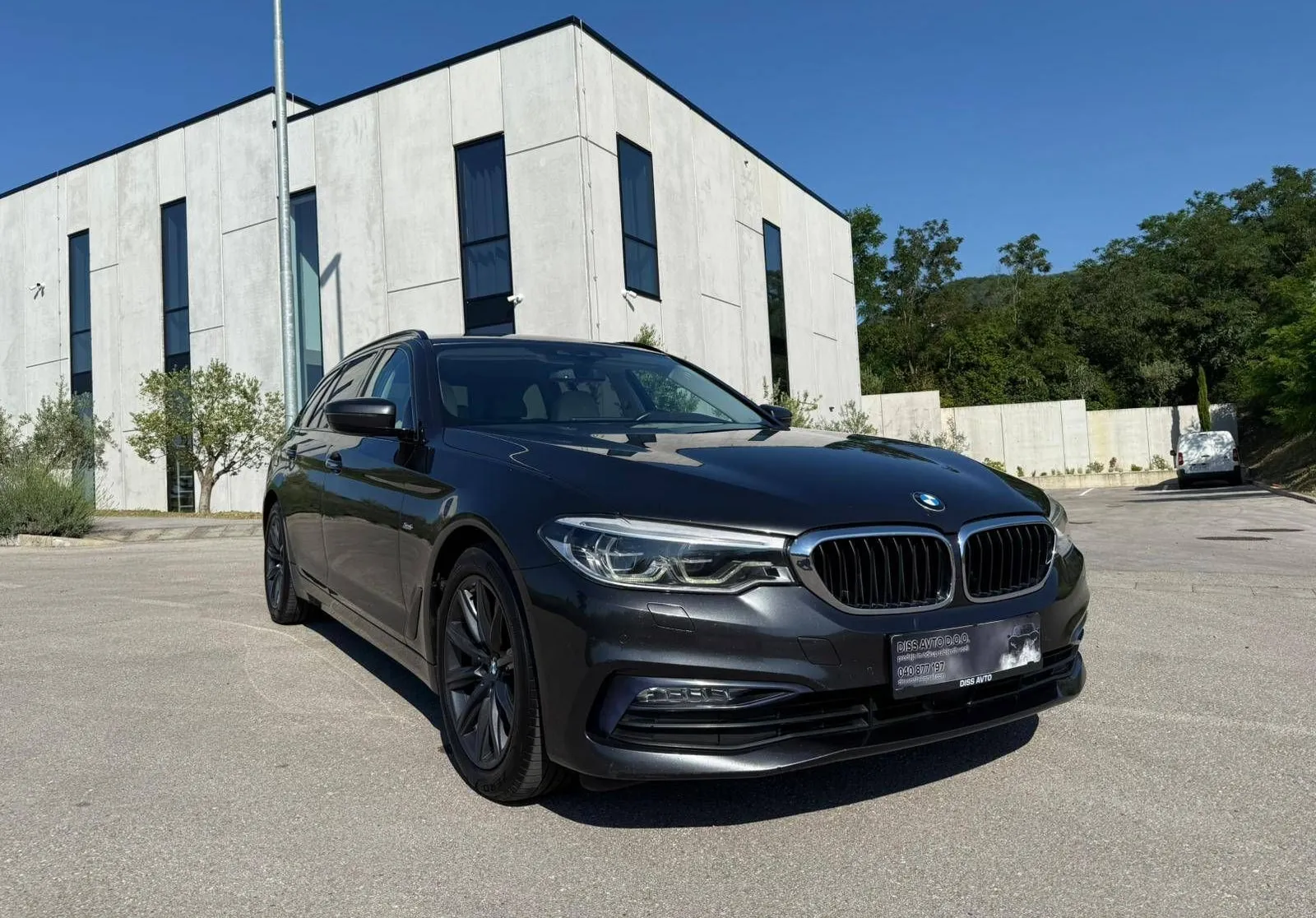 Zunanja slika - BMW serija 5 Touring: - 530d xDrive SPORTLINE SERVISIRAN SLO. SOFT-HEAD - 3
