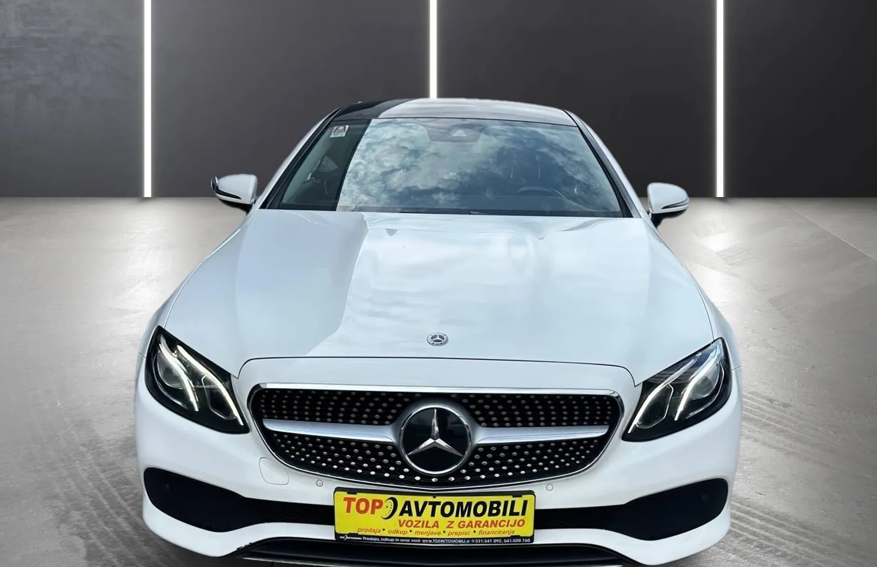 Zunanja slika - Mercedes-Benz E-Razred - COUPE 200 20COL AMG LED NAVI PDC TEM KAMERA TOP - 12