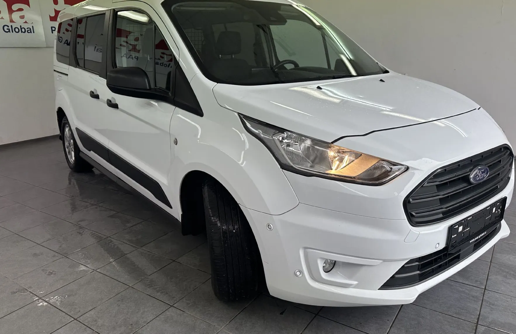 Zunanja slika - Ford Tourneo Connect - L2 Autm.88kW.NEMŠKI+4 GUME.KAMERA.GRE.SED.KLJUKA - 2