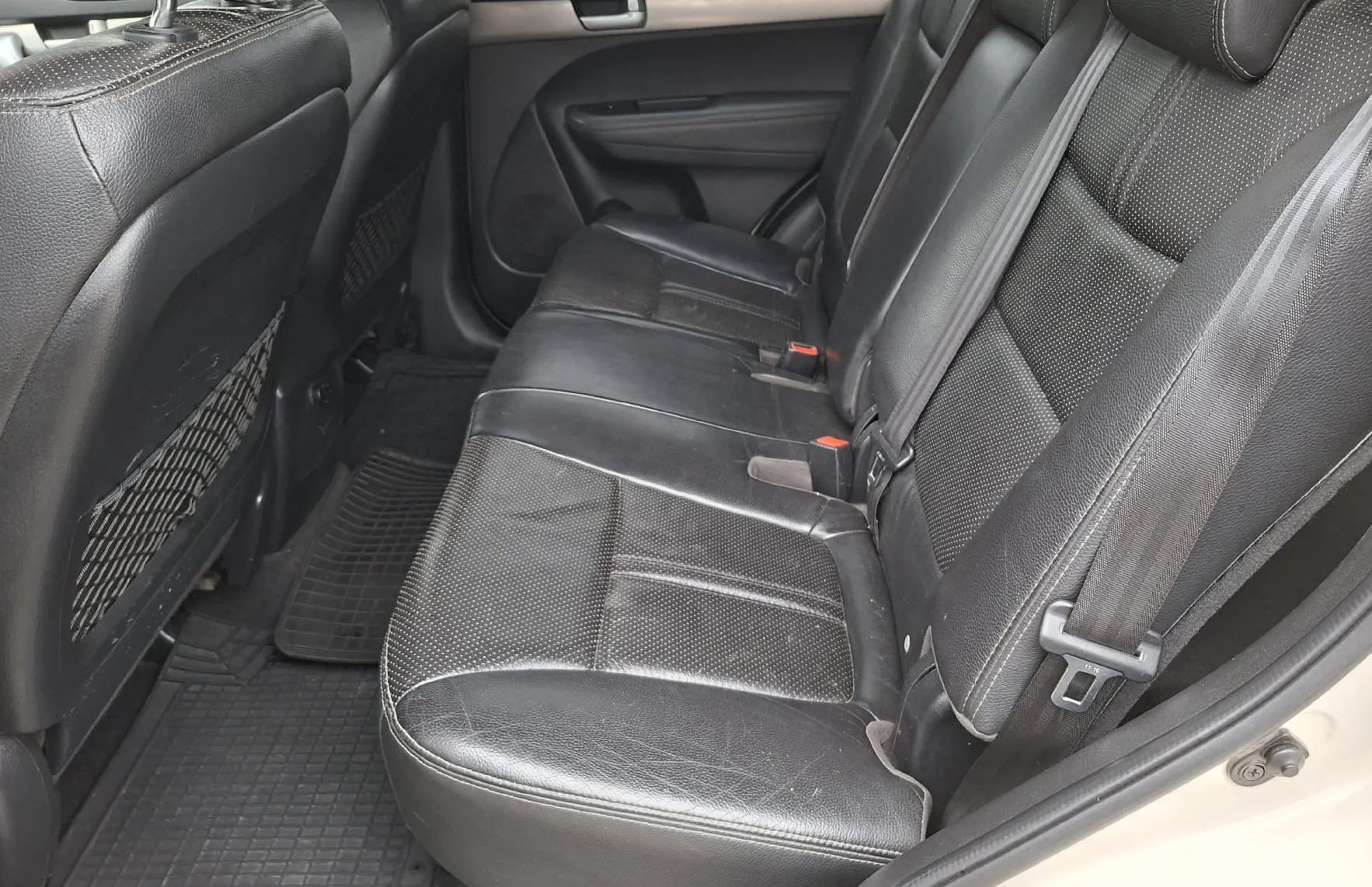 Zunanja slika - KIA Sorento - 2.2 CRDI 4WD PLATINUM - 9