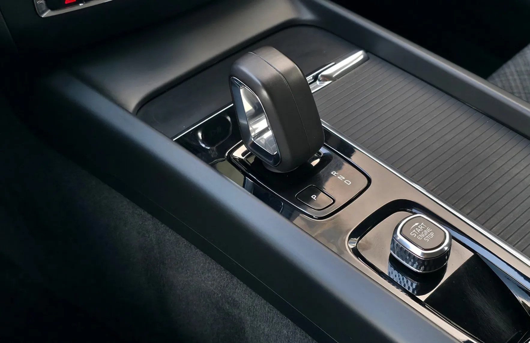 Zunanja slika - Volvo V60 - B4D Core AT FULLED•AMBIENT•ACC•VIRTUAL•KEYLESS•18 - 12