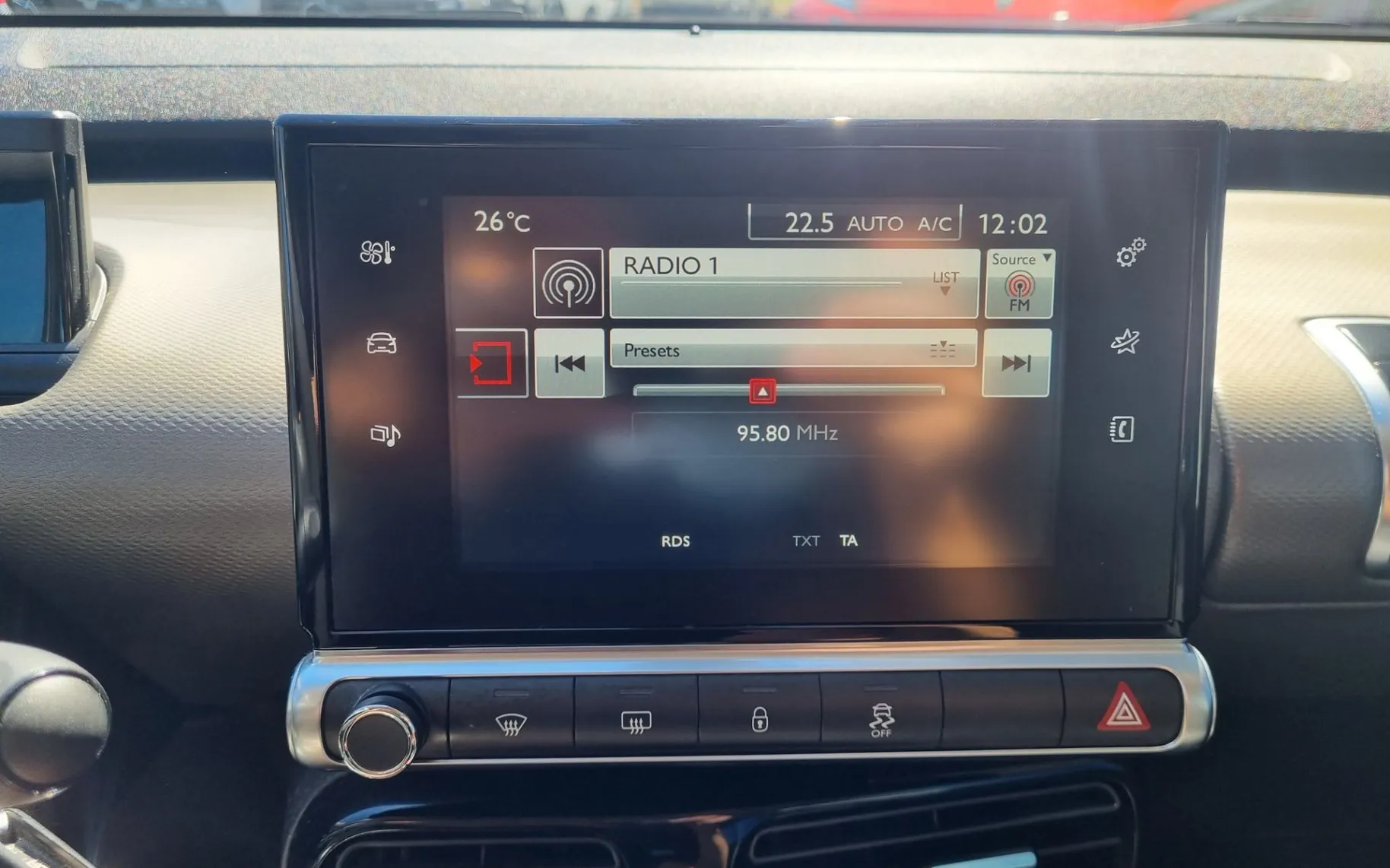 Zunanja slika - Citroën C4 - Cactus 1.6 HDi - SLOVENSKO POREKLO - POTRJENA SERVISNA - 17