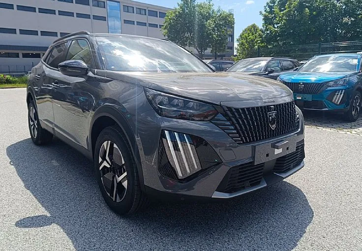 Zunanja slika - Peugeot 2008 - GT HIBRID 145 e-DCT6 €6.4-ACC-KAMERA 360-NAVI - 2