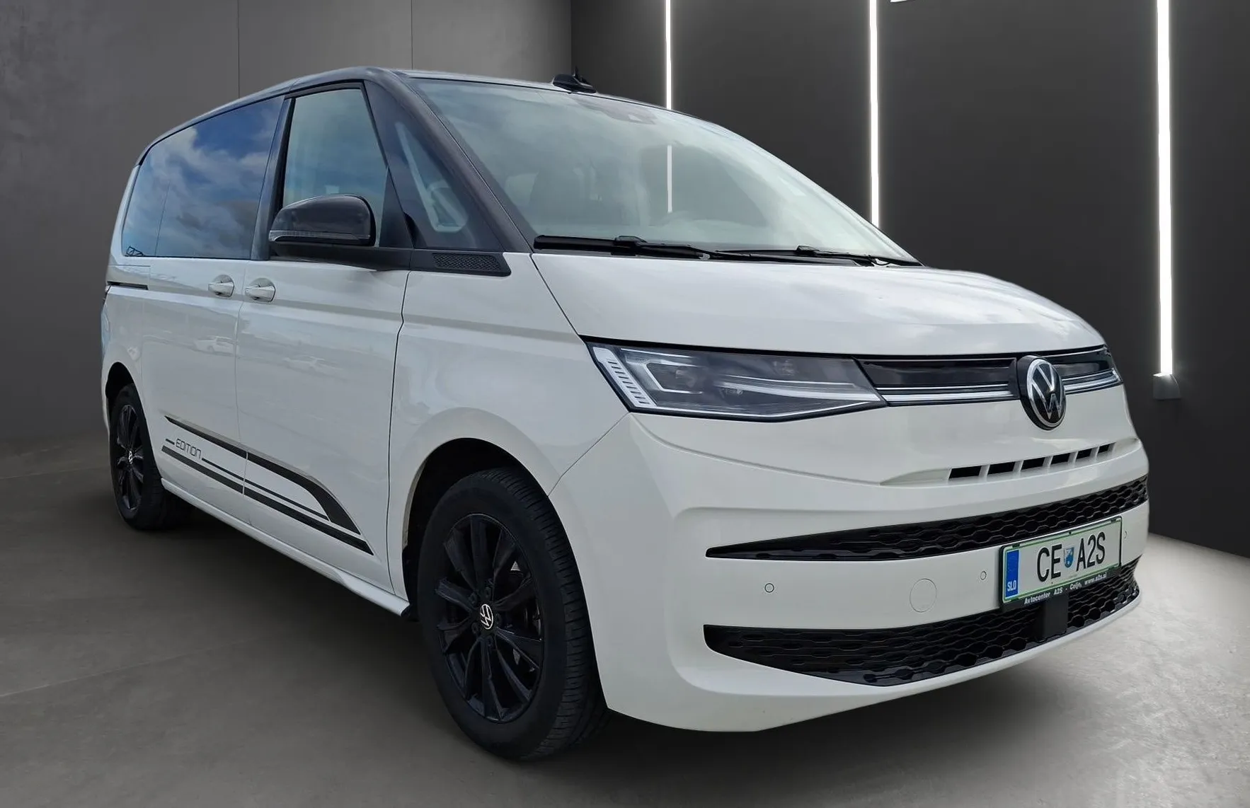 Zunanja slika - VW Multivan - T7 2.0 TDI L1 Edition DSG - 2