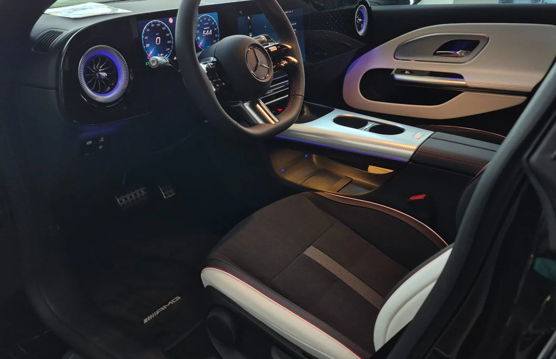 Zunanja slika - Mercedes-Benz CLA-Razred - CLA Shooting Brake 250+ EQ Tech AMG Line - 9