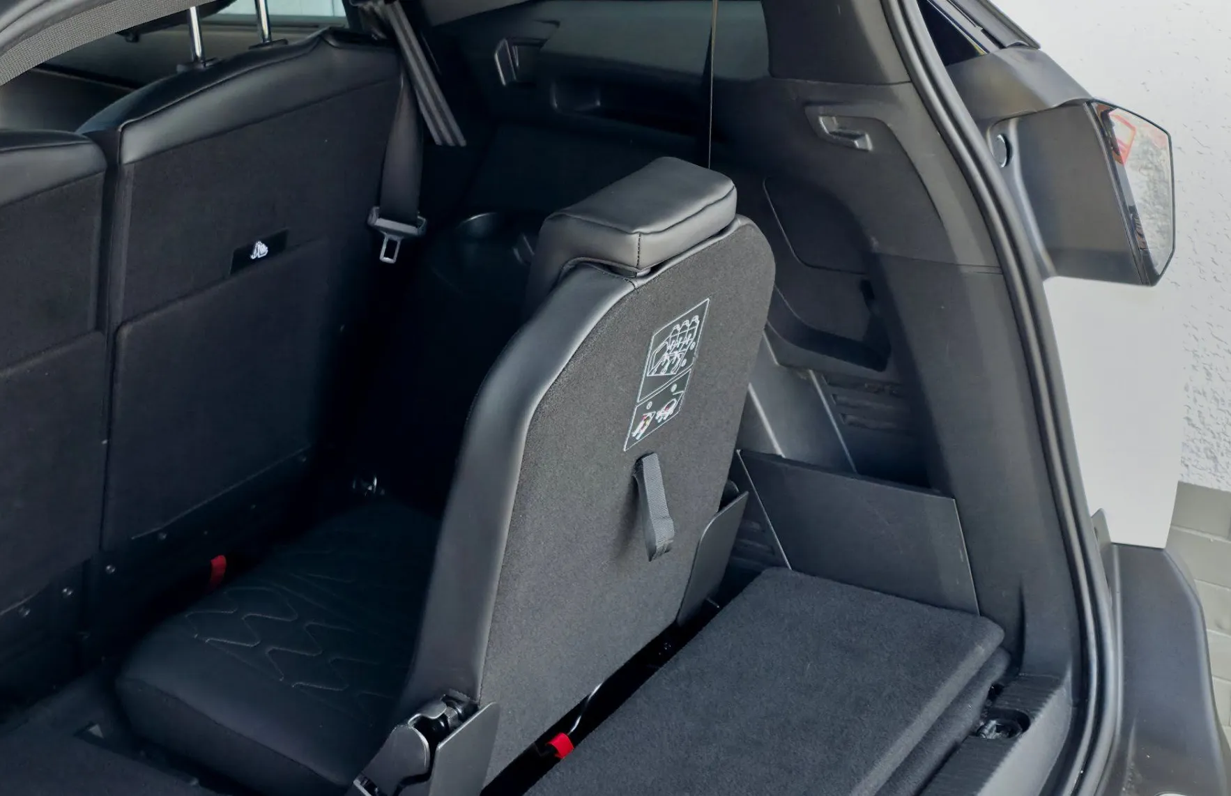 Zunanja slika - Peugeot 5008 - 2.0HDI EAT8 GT PANOR•ACC•AMBIENT•MEMORY•KEYLESS•19 - 9
