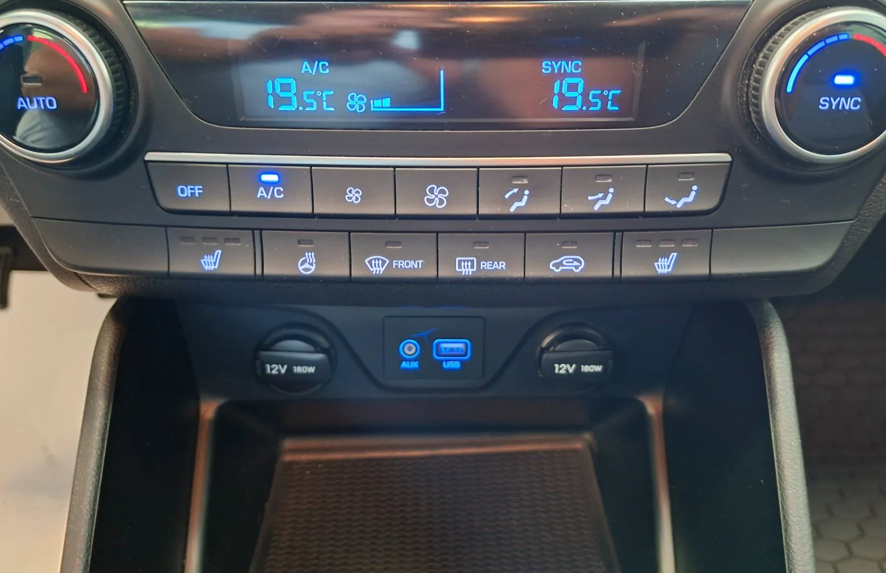 Zunanja slika - Hyundai Tucson - 1.6 GDI PREMIUM-SLO-1.LAST.-LED-NAVI-KAMERA- - 10