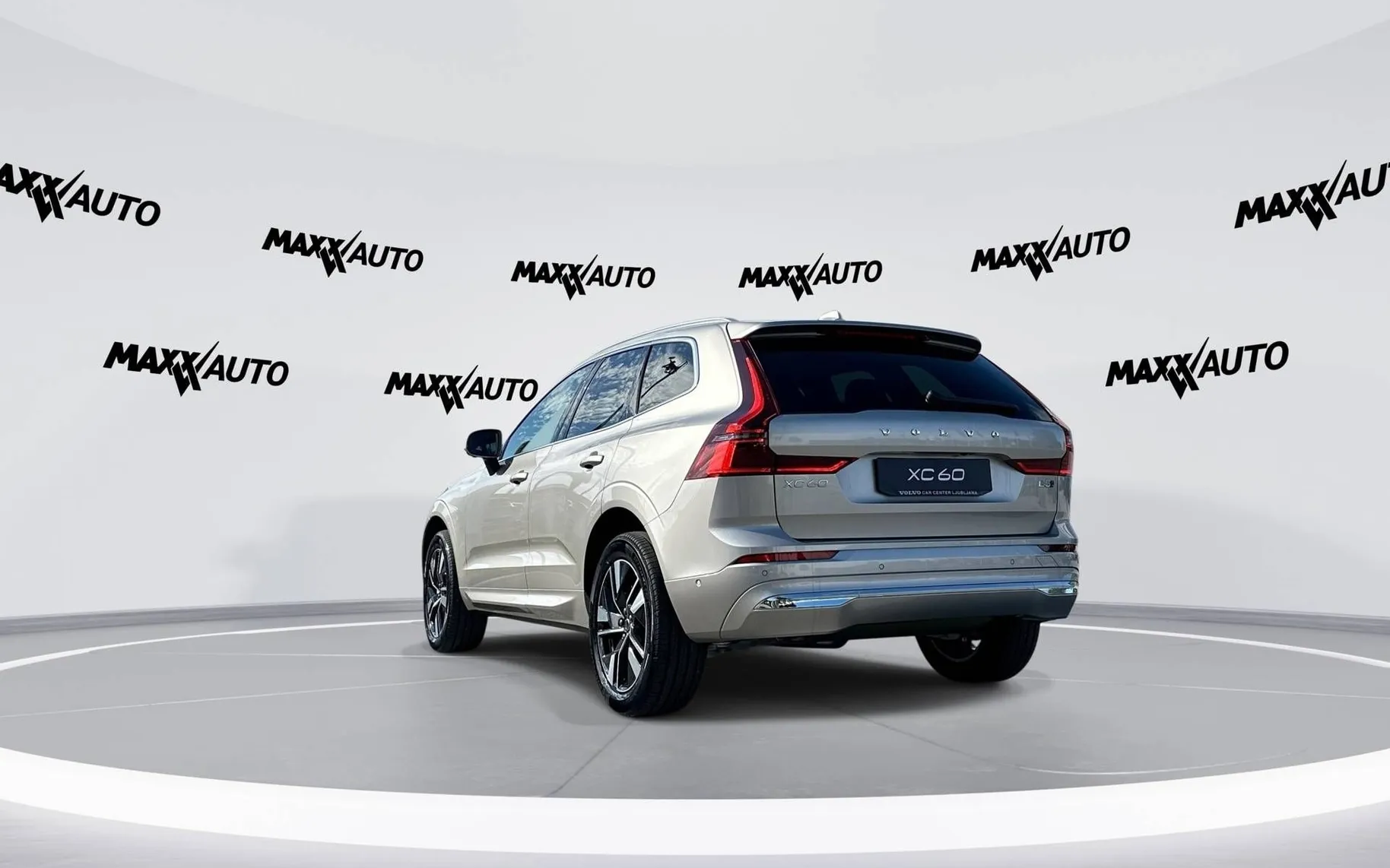 Notranja slika - Volvo XC60 - B5 AWD MILD HYBRID PETROL PLUS BRIGHT - 7