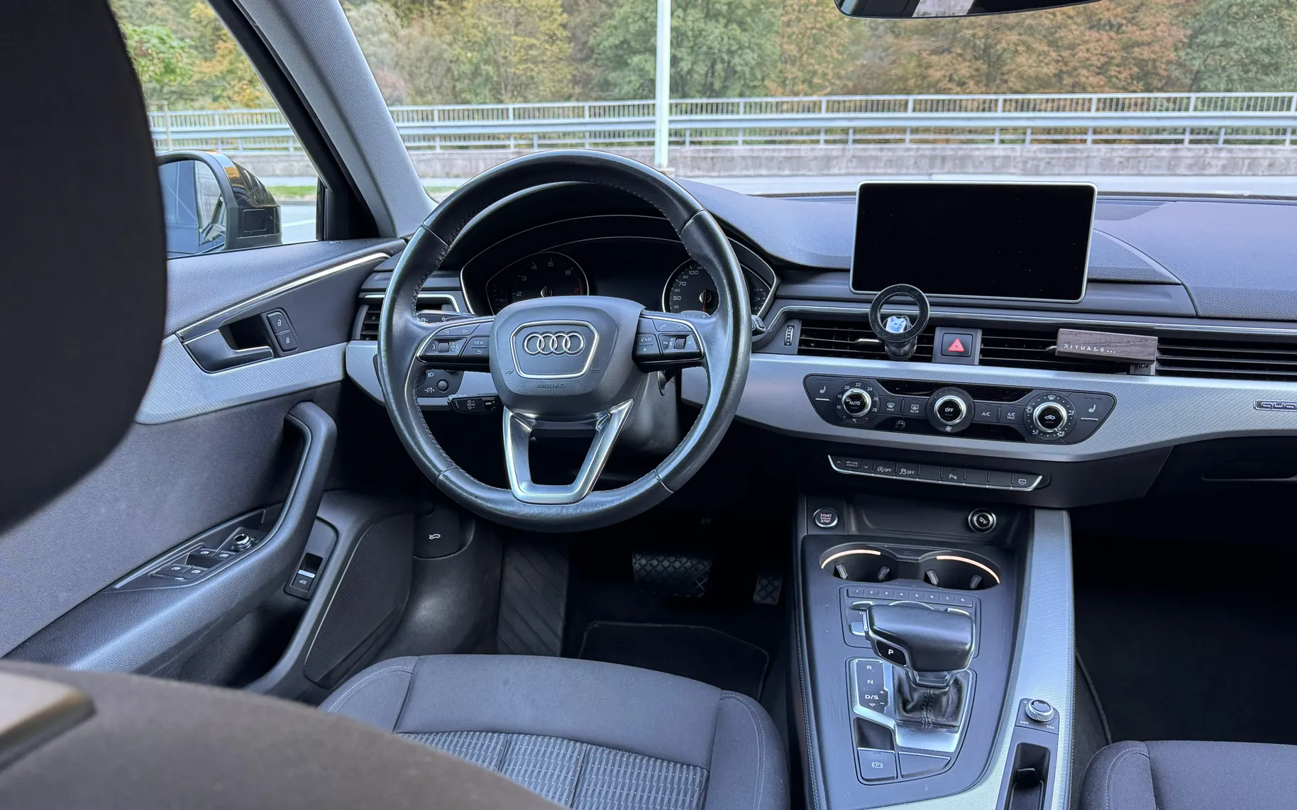 Zunanja slika - Audi A4 - Avant quattro 45 TFSI Design S tronic - 6