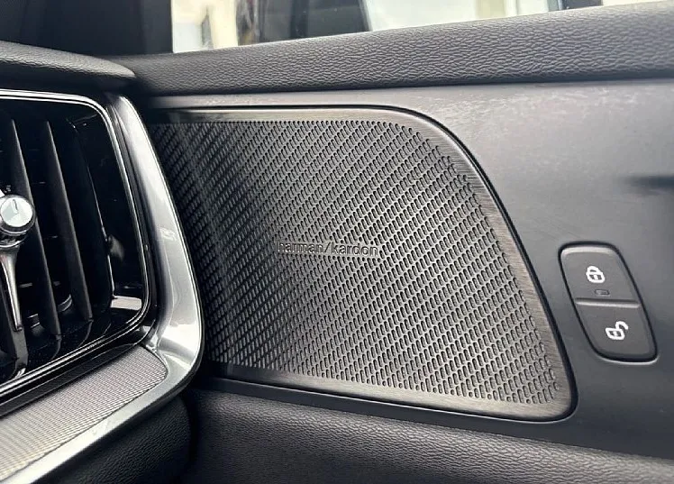 Zunanja slika - Volvo V60 - D3 A R-Design F1 ročice FULL LED Harman Bliss - 15