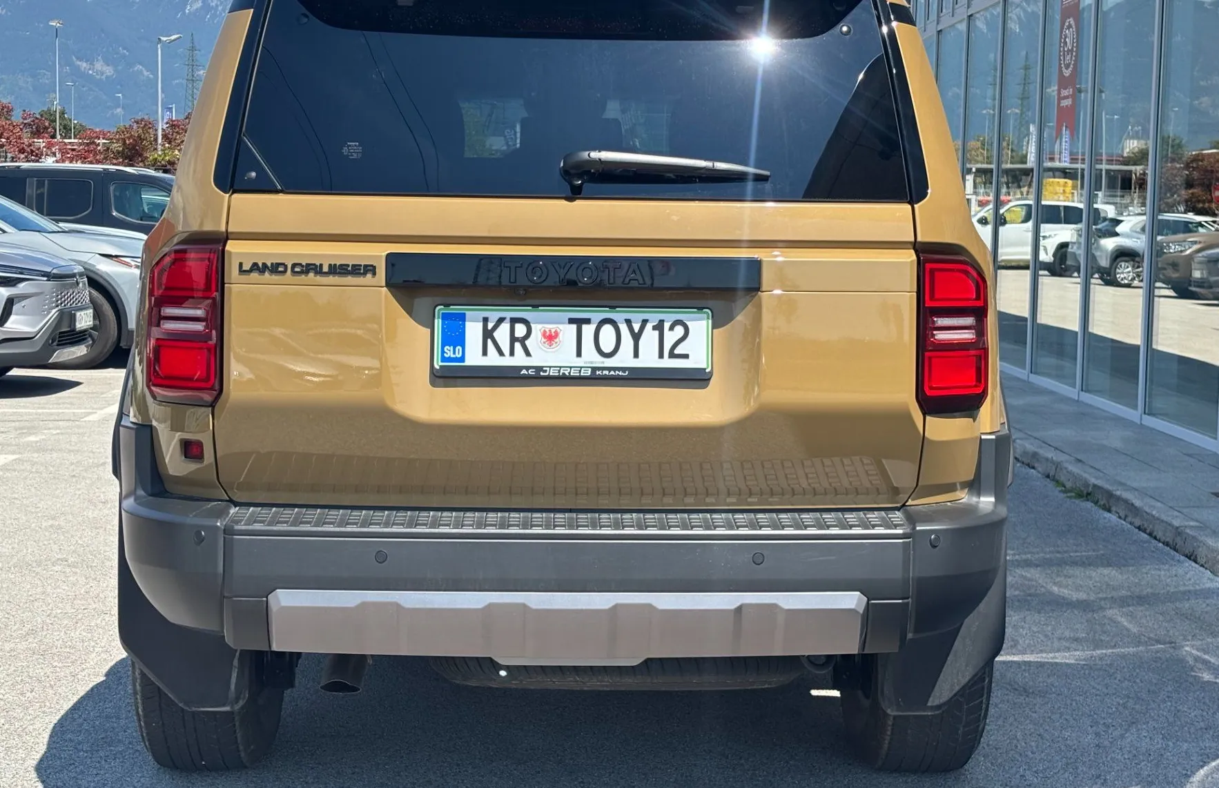 Zunanja slika - Toyota Land Cruiser - 2.8 D-4D MHEV Executive Avt. - 4