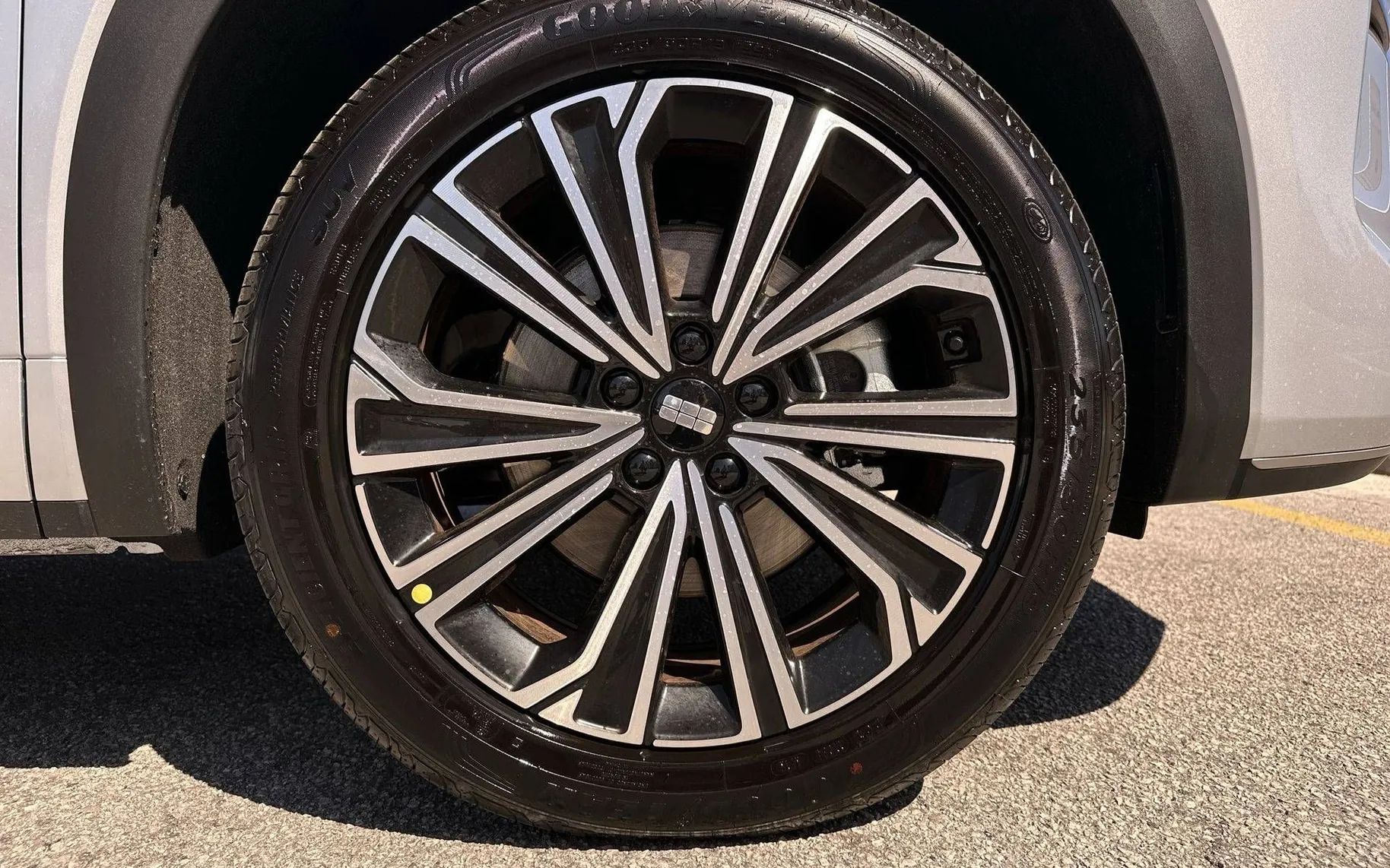 Notranja slika - Geely StarRay EM-i - Plug-In Hybrid 1.5 Max Avt. - 9