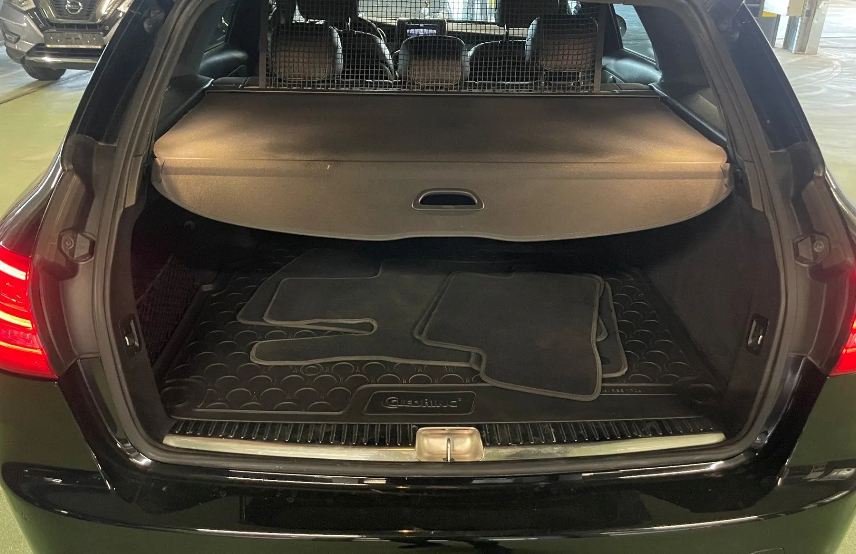 Zunanja slika - Mercedes-Benz C-Razred - C 220 d 4MATIC AMG Line Avt. LED.NAVI.USNJE.OGR.SE - 5