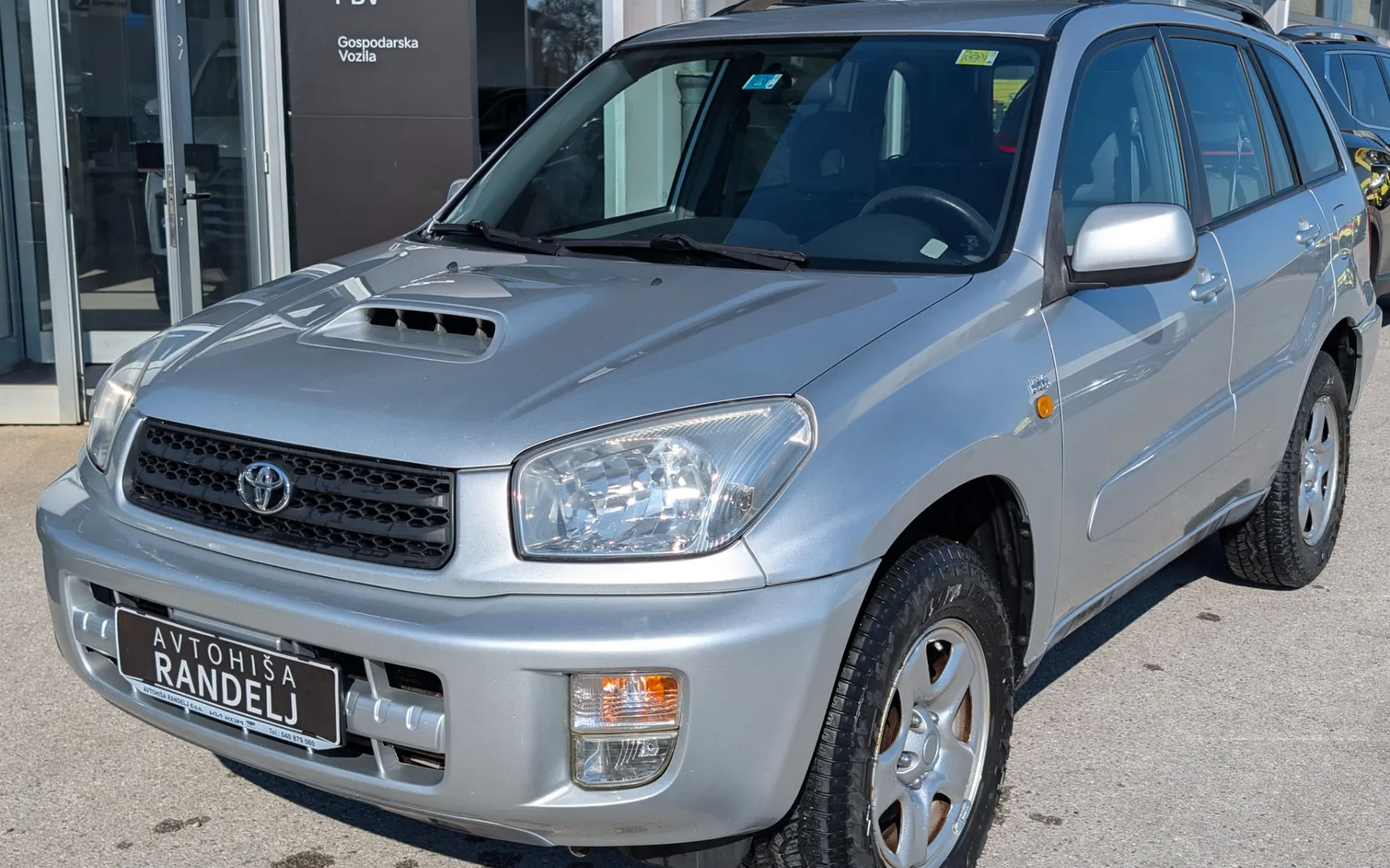 Zunanja slika - Toyota RAV4 - 2.0 D-4D 4WD - 1
