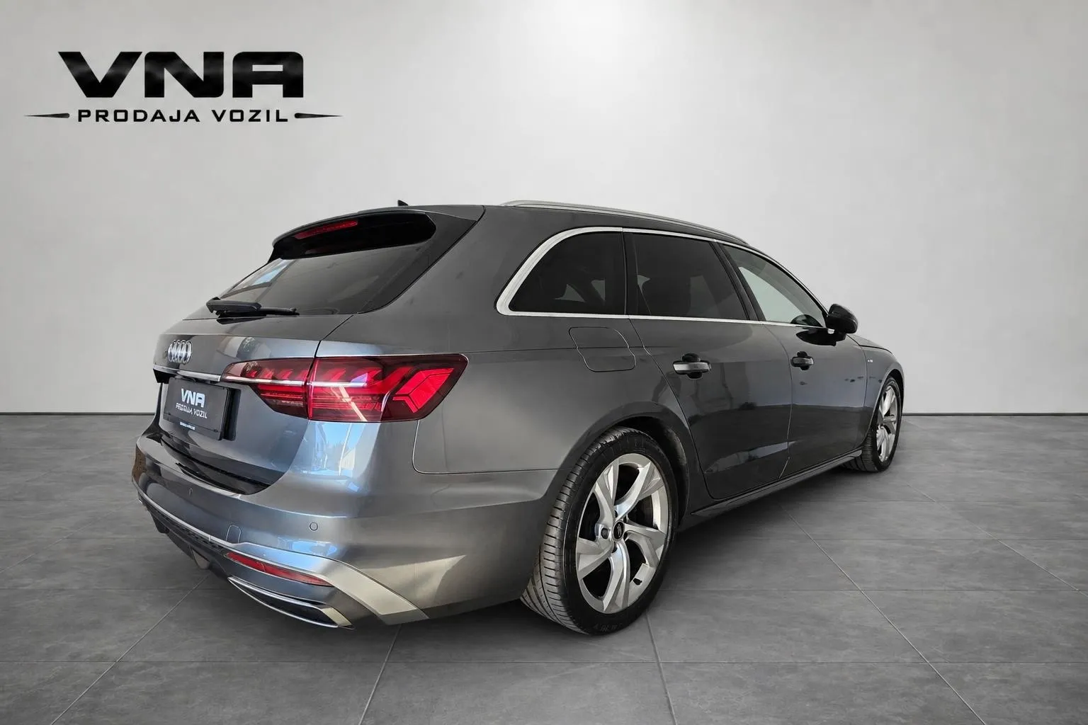 Zunanja slika - Audi A4 Avant - 40 TDI S-LINE |WEBASTO|KLJUKA|KAMERA|ALU18|AMBIENT - 6