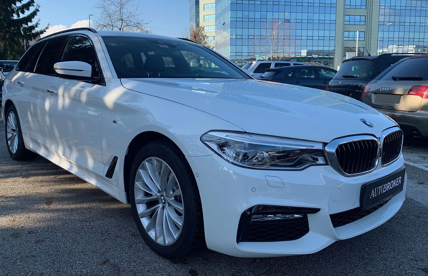 Zunanja slika - BMW Serija 5 - Touring: 520d xDrive  Avt.NEPOZABNO DOŽIVETJE - 3