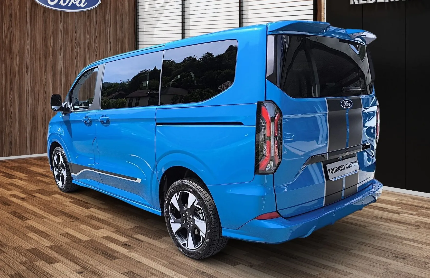 Zunanja slika - Ford Tourneo - Custom SPORT 2.0 TDCi 170PS A8 L1 FWD - 5
