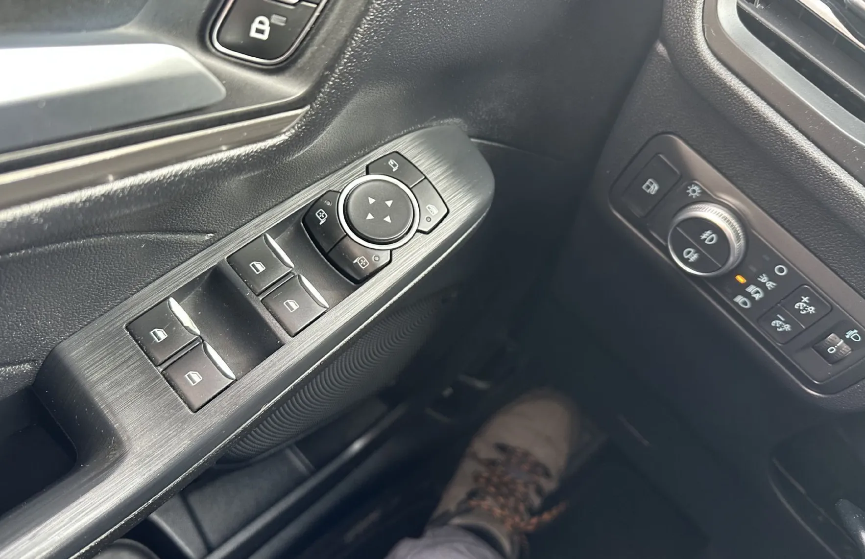 Zunanja slika - Ford Kuga - Titanium 2.5 Hybrid 165kW PHEV.KAMERA.LED.NAVI.TOP - 10