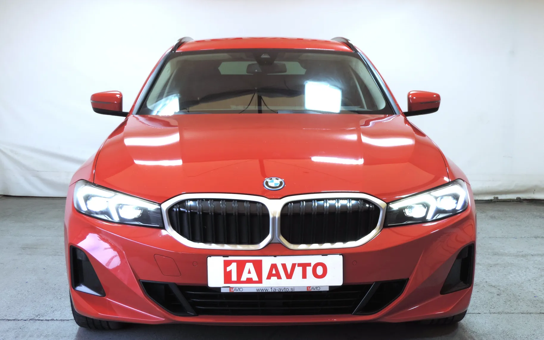 Zunanja slika - BMW Serija 3 - 320e Touring Avt. LED-KAMERA-MRTVI KOTI-KLJUKA - 2