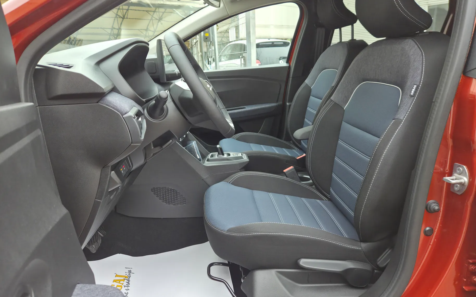 Zunanja slika - Dacia Jogger - Extreme Hybrid 155+7 sedežev+Zimske gume - 10