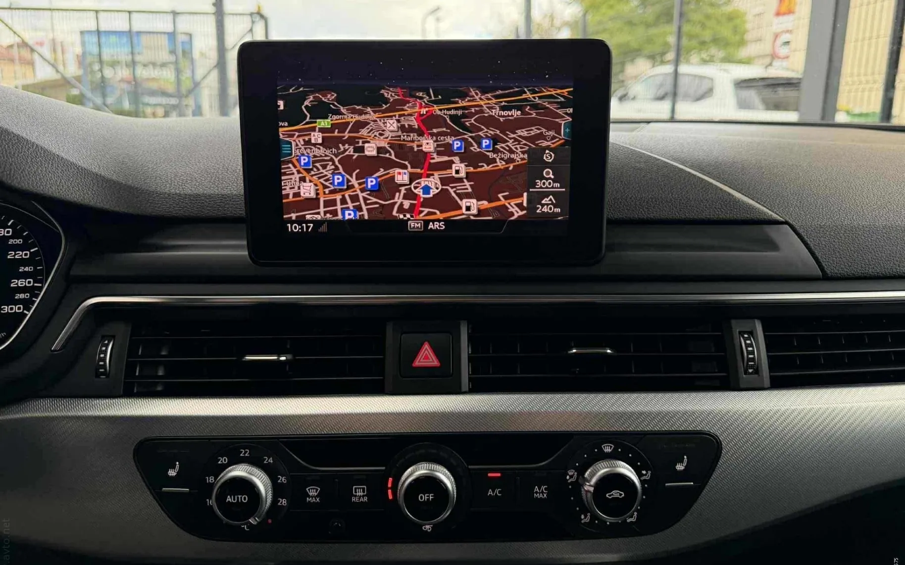 Notranja slika - Audi A4 Avant - 2.0 TDI-AUT-S LINE-XENON+LED-LIZING ZA TUJCE- - 11