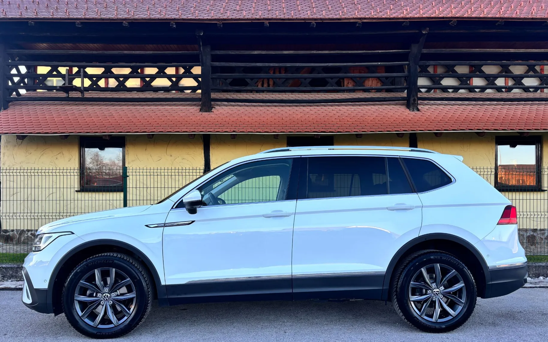 Zunanja slika - Volkswagen Tiguan - Allspace 2.0 TDI-1.LAST-7 SED-VIRTUAL-18COL-KAM 360-RADAR - 6