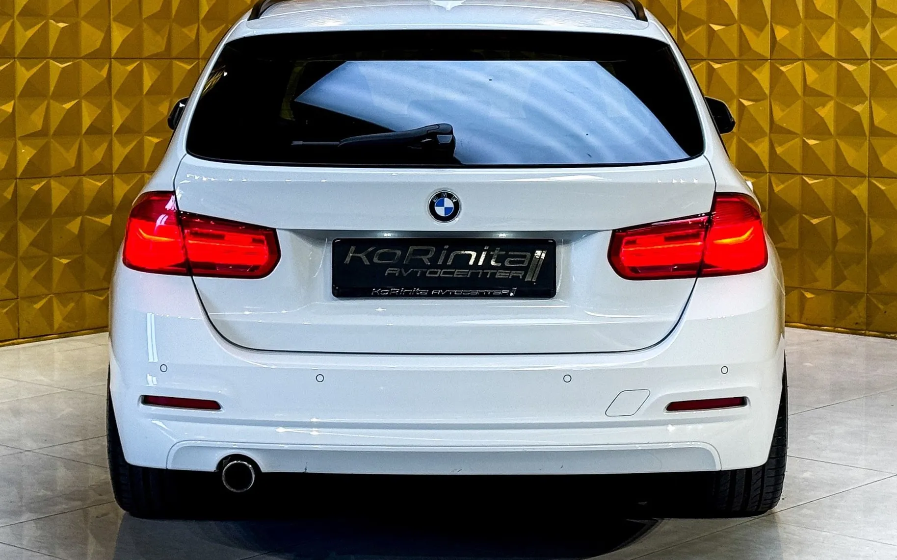 Notranja slika - BMW serija 3 Touring: - 318d AUT. FUL LED-GRETJE-PDC-TEMP... - 10