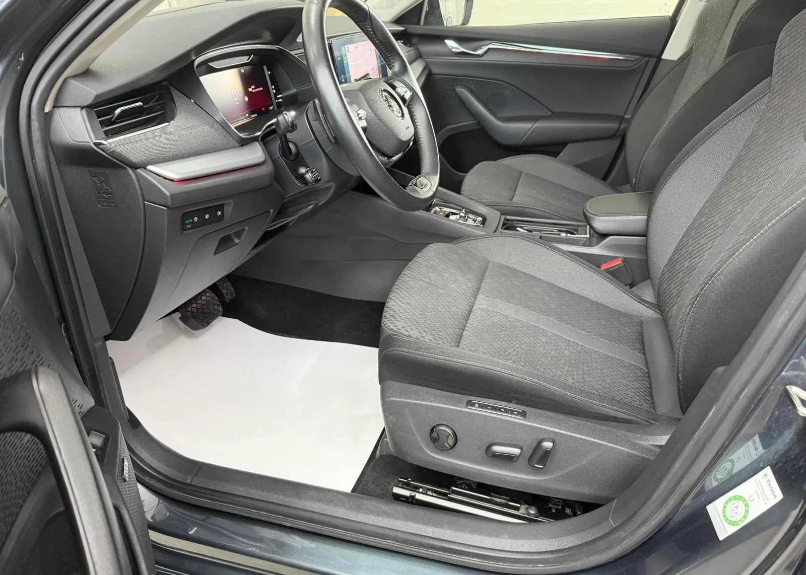 Zunanja slika - Škoda Octavia - Combi 2,0 TDI L&K DSG - 5