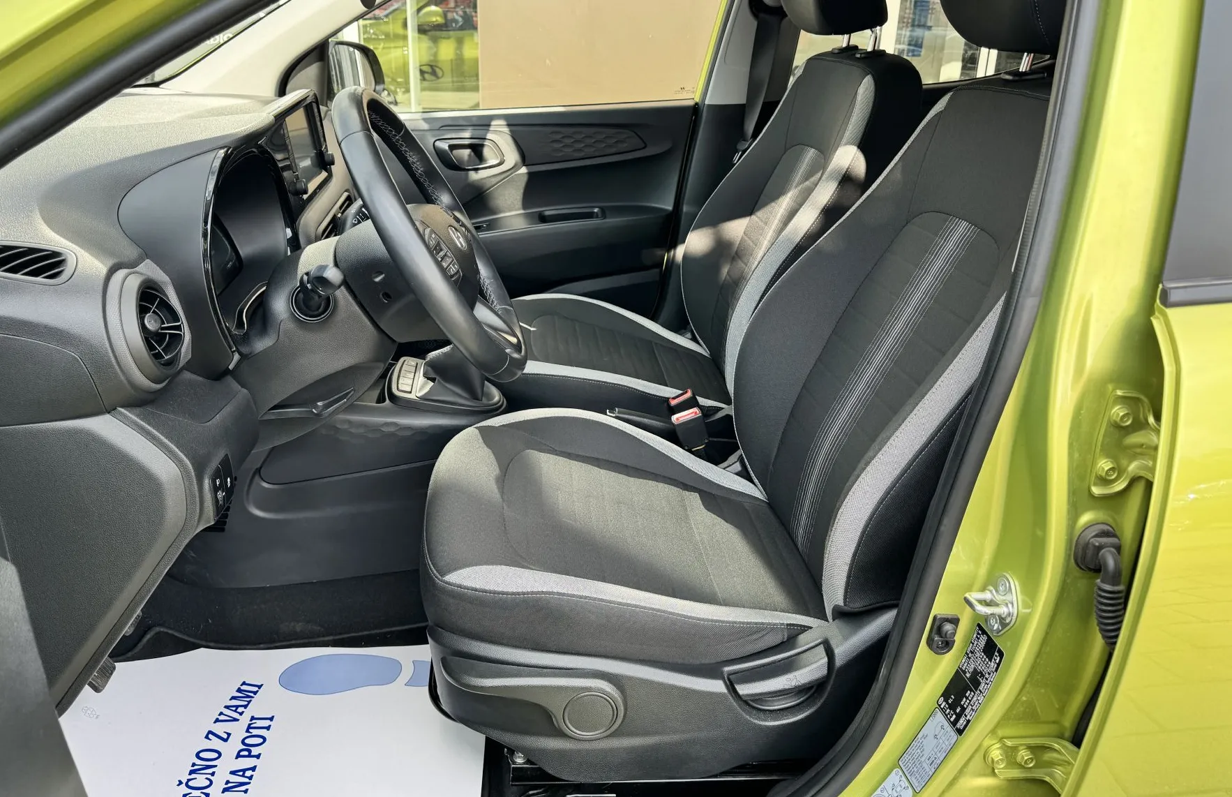 Zunanja slika - Hyundai i10 - 1.0 SLUŽBENO VOZILO - 4