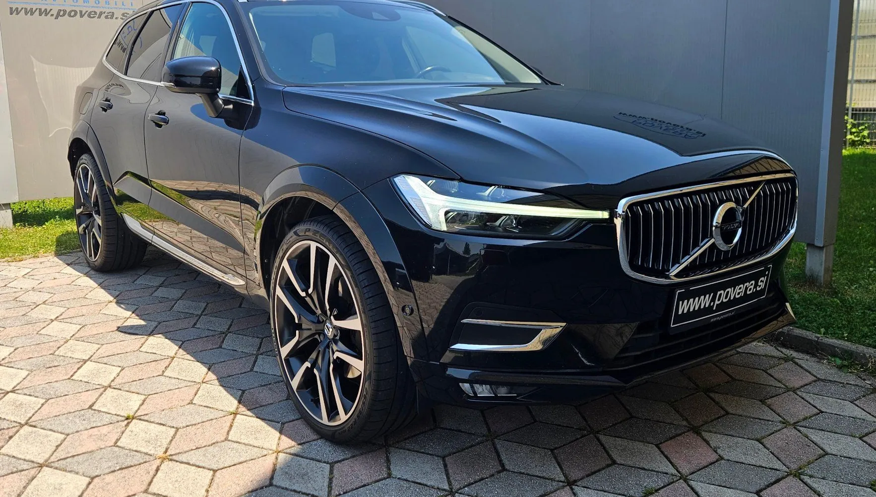Zunanja slika - Volvo XC60 - B4D AWD Inscription Luxe Avt.+22 COL+2x Memory - 1