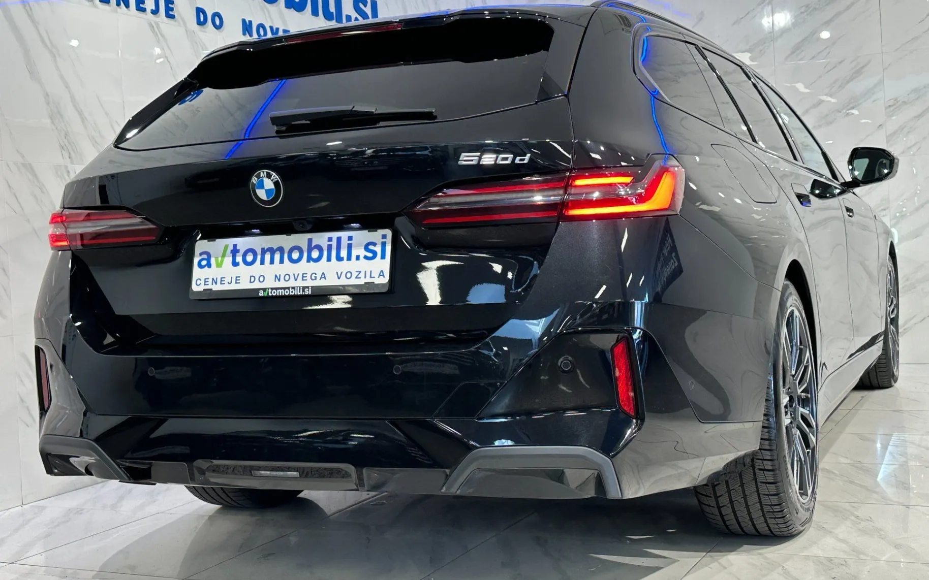 Zunanja slika - BMW serija 5 Touring: - 20d|M-Pro|IconicG|Hlajenje|360K|Harman|HUD|Mem PUD - 6