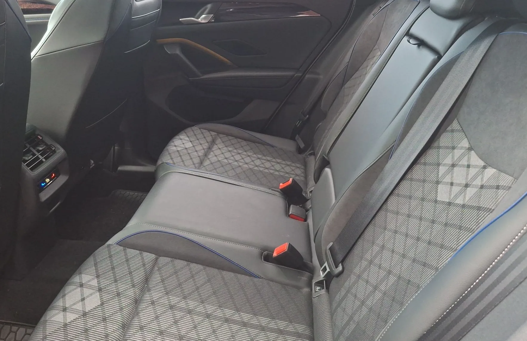 Zunanja slika - VW Tiguan - 2.0 TDI DSG 4JOY 150KM - 11