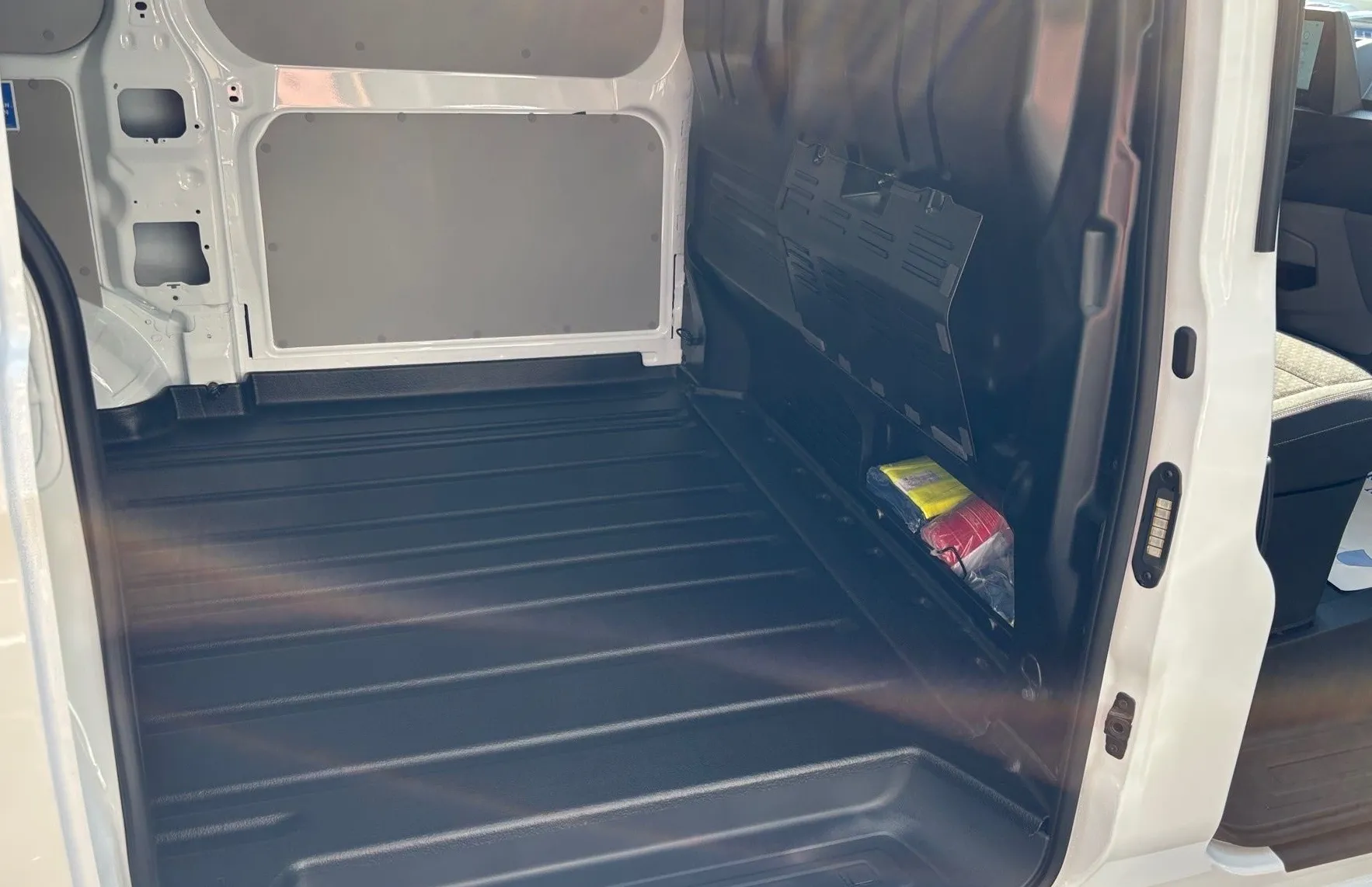 Zunanja slika - Ford Transit - E- Custom - 14