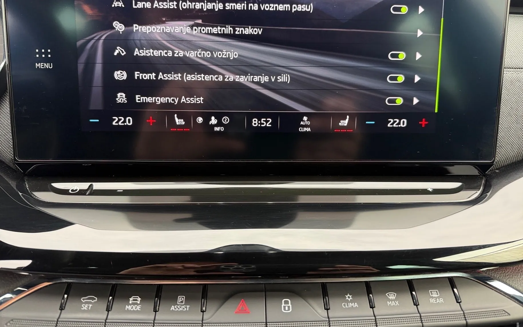 Notranja slika - Škoda Octavia - Combi 4x4 2.0 TDI Sportline DSG-19 COL-Matrix LED. - 10
