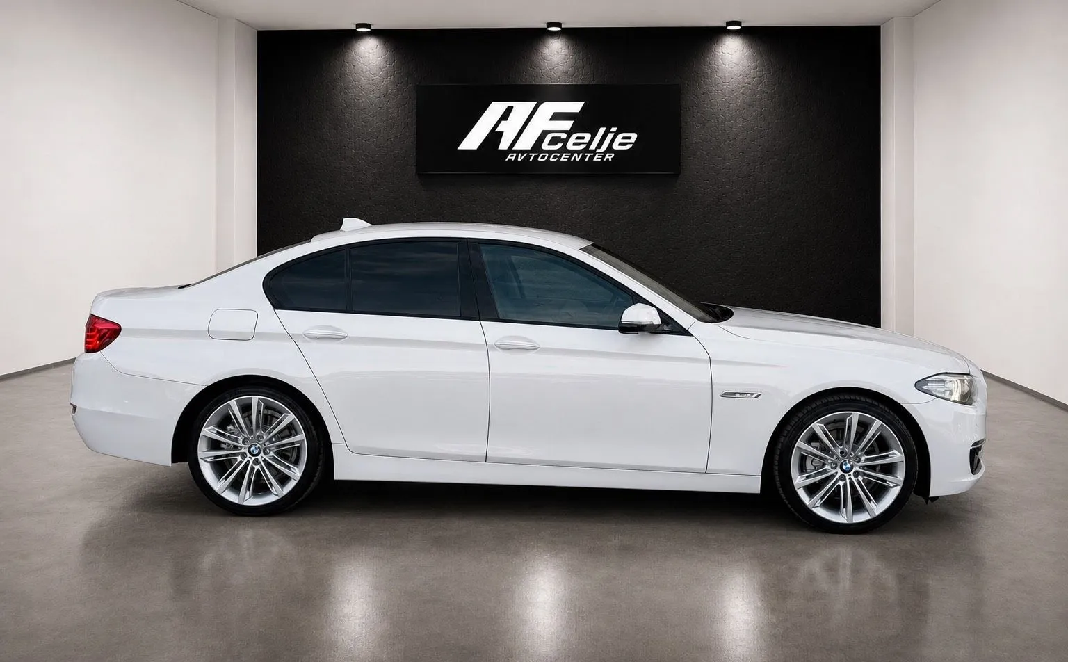 Zunanja slika - BMW serija 5: - 520XD-4X4-AUT-HEAD UP-LIZING ZA TUJCE-NAVI- - 4