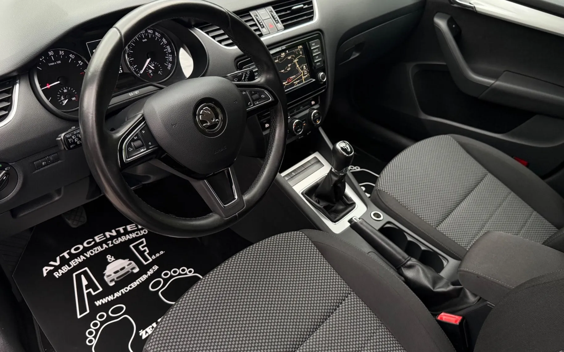 Notranja slika - Škoda Octavia - Combi 1.6-LIZING ZA TUJCE-ODLIČEN... - 8
