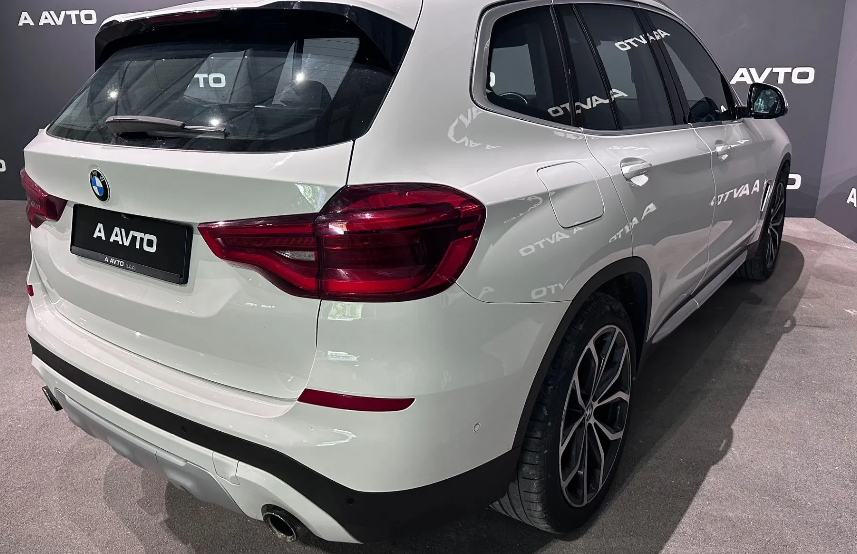 Zunanja slika - BMW X3 - serija : xDrive 30d xLine Avt. AD.LED-KAMERA-19COL-USNJE... - 6