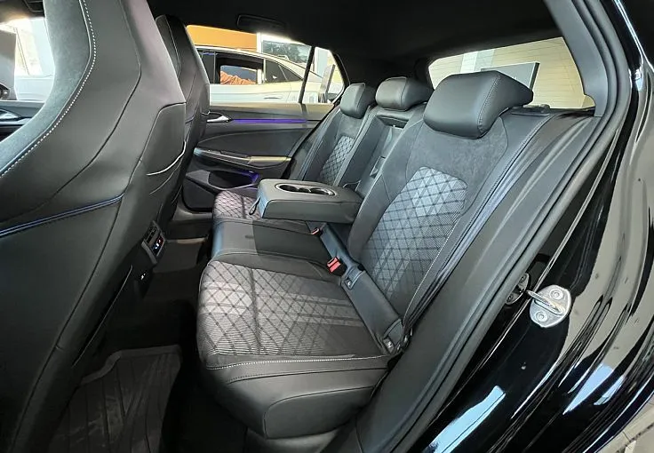 Zunanja slika - Volkswagen Golf - R-Line 1.5 eTSI - 10