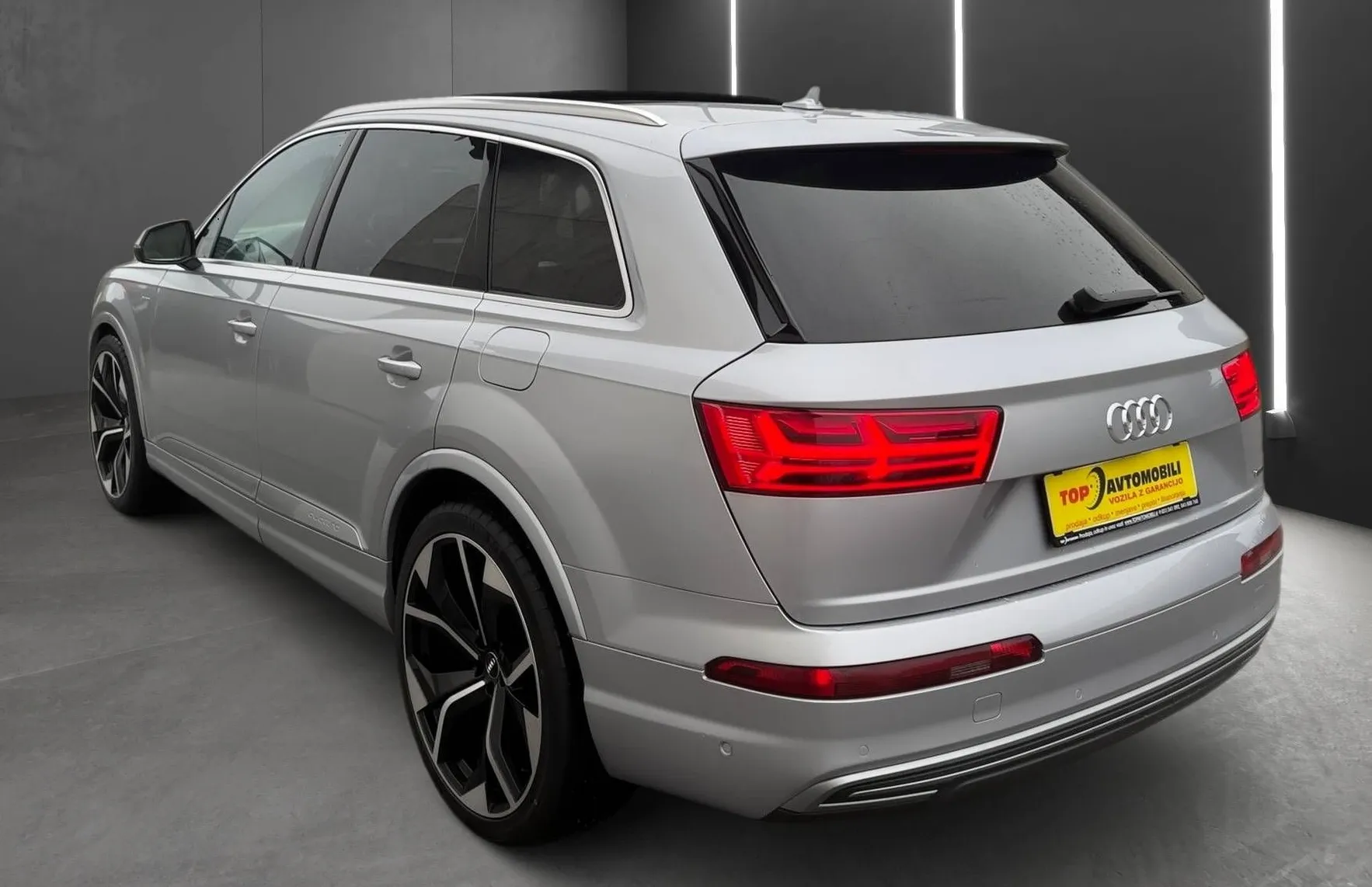 Zunanja slika - Audi Q7 - E-TRON 3.0TDI QUATTRO LED NAVI ACC HUD PANO 360K.. - 4