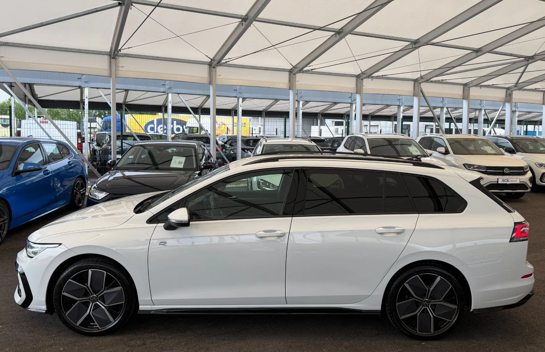 Zunanja slika - Volkswagen Golf - Variant R-Line 1.5 eTSI DSG SLO 1.Lastnik-GARANCIJA-MATRIX - 4