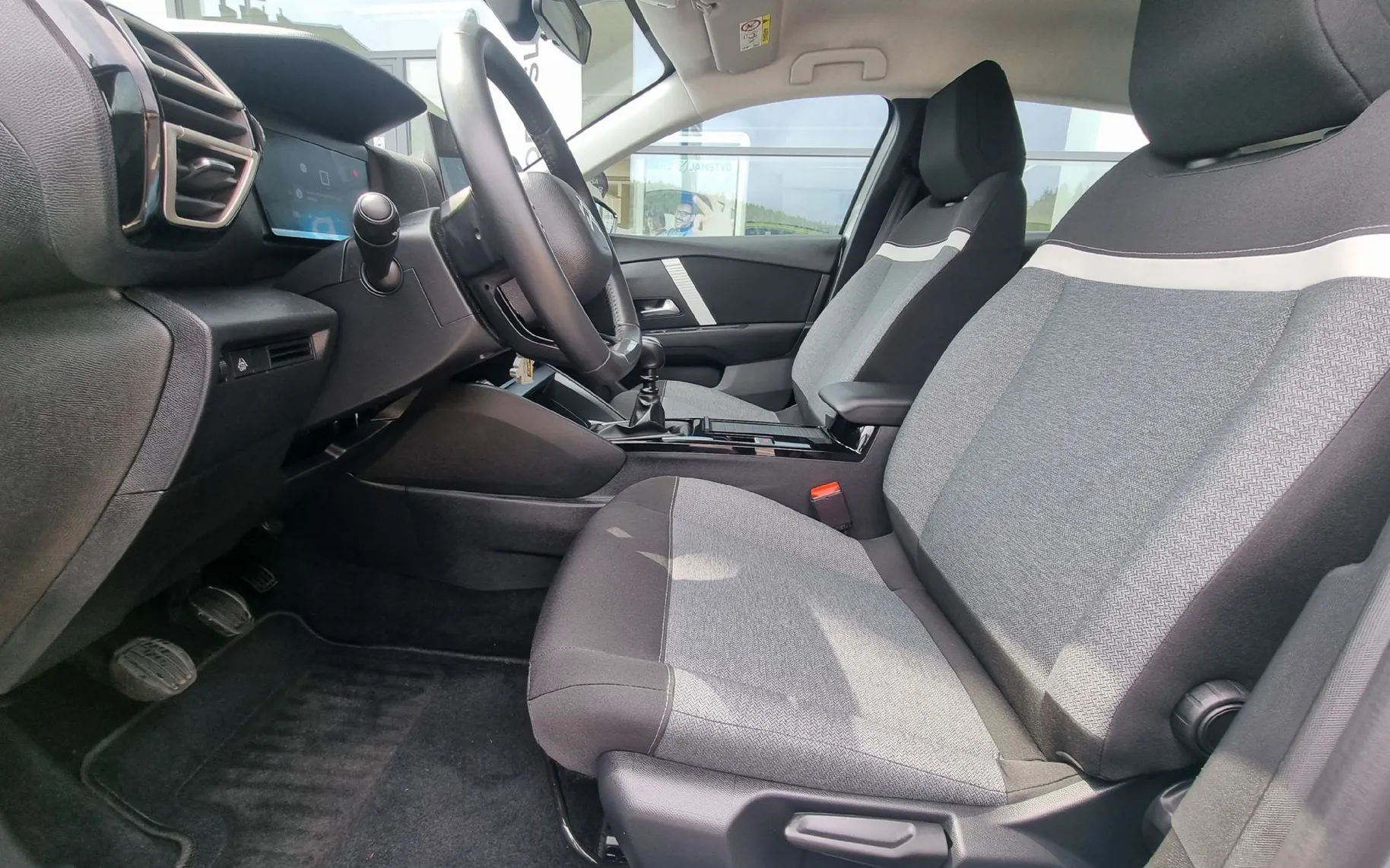 Zunanja slika - Citroën C4 - 1.2 PureTech 100 You  - SAMO 19.857KM - ODLIČEN - 11